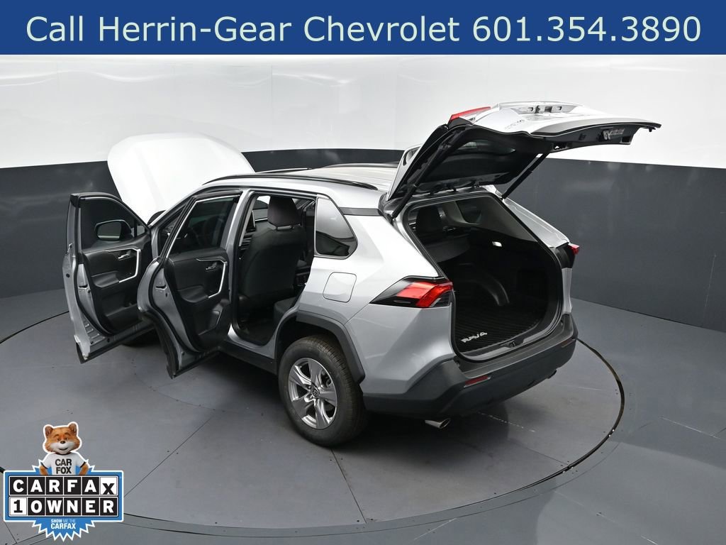 Used 2023 Toyota RAV4 XLE w/ Convenience Package FWD image 2