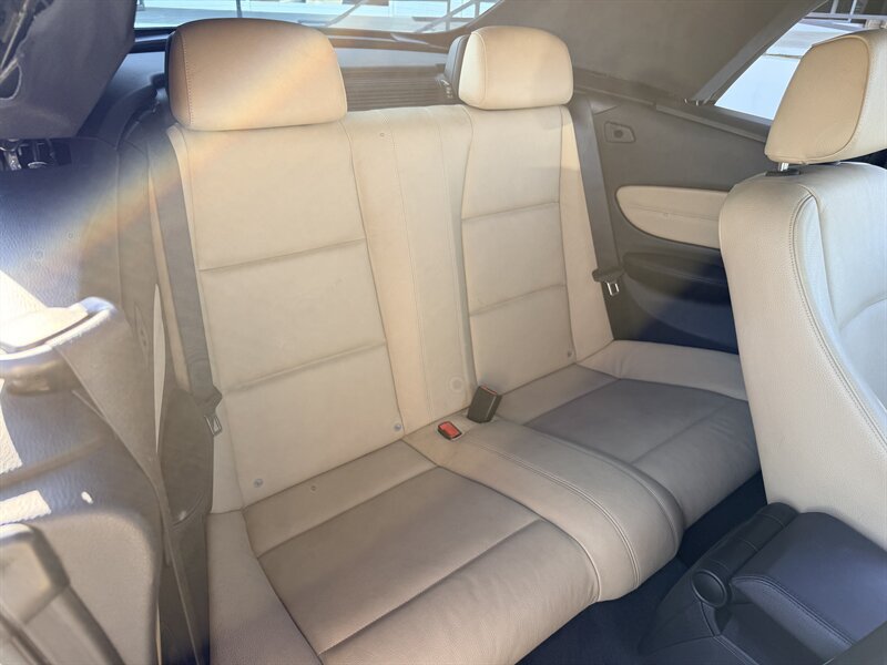 Used 2011 BMW 135i Convertible RWD image 29