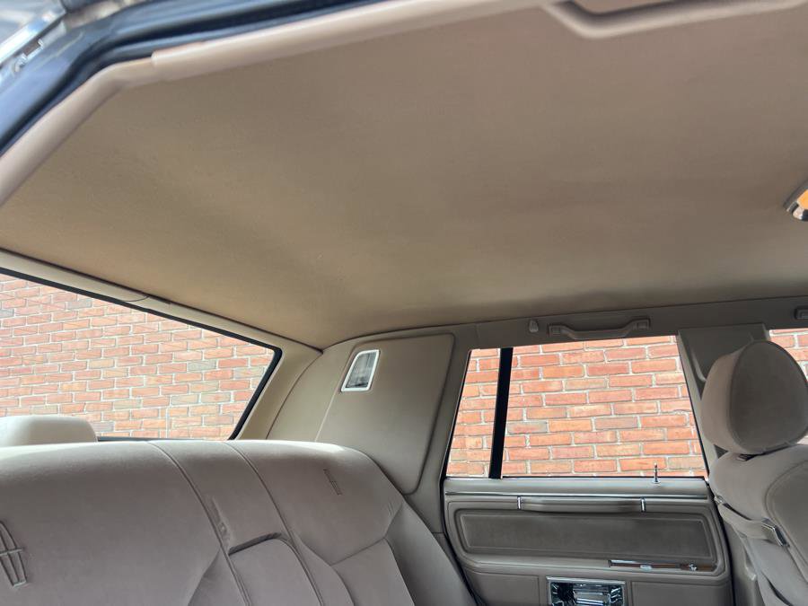 Used 1989 Lincoln Town Car Signature RWD image 38