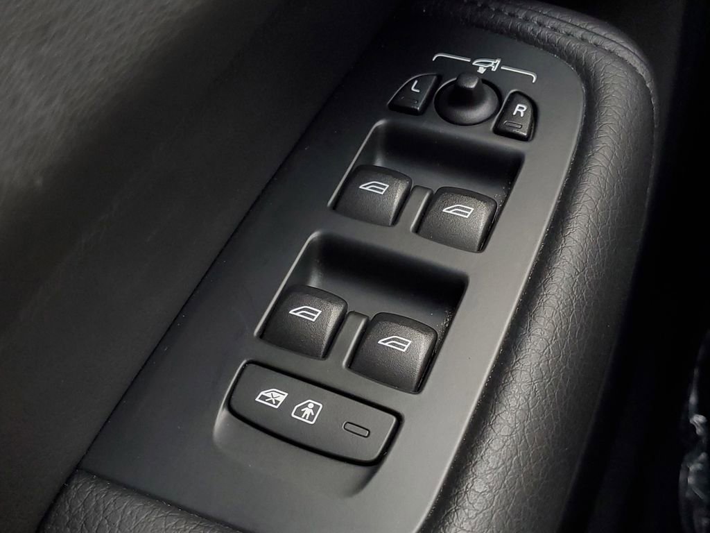 Used 2020 Volvo XC60 T5 Inscription image 17