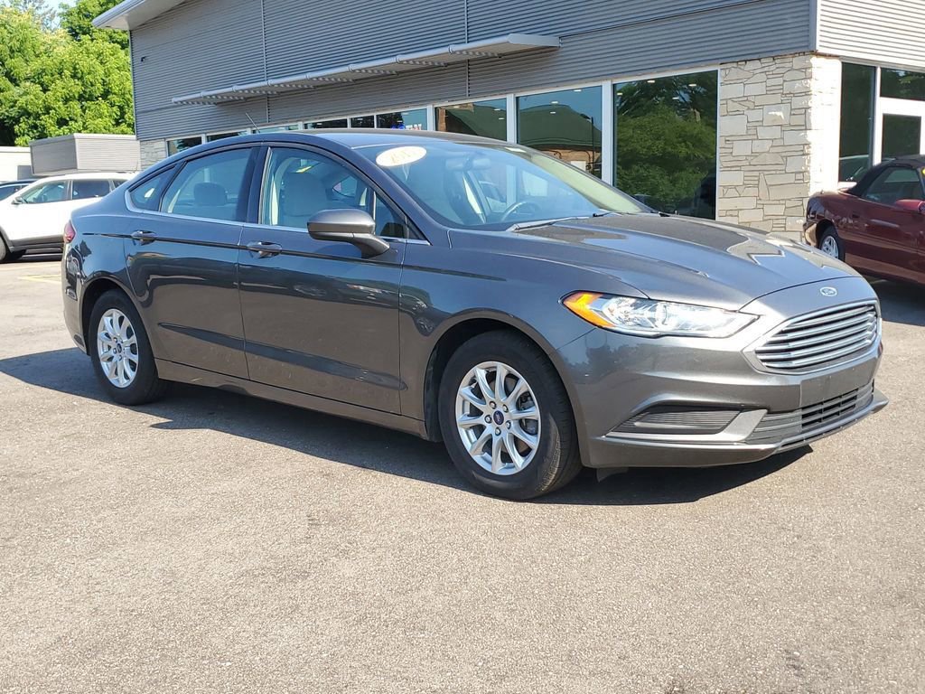 Used 2017 Ford Fusion S image 2