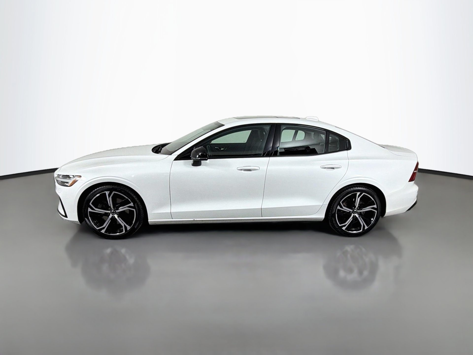 Certified 2024 Volvo S60 B5 Core w/ Climate Package AWD/4WD image 9