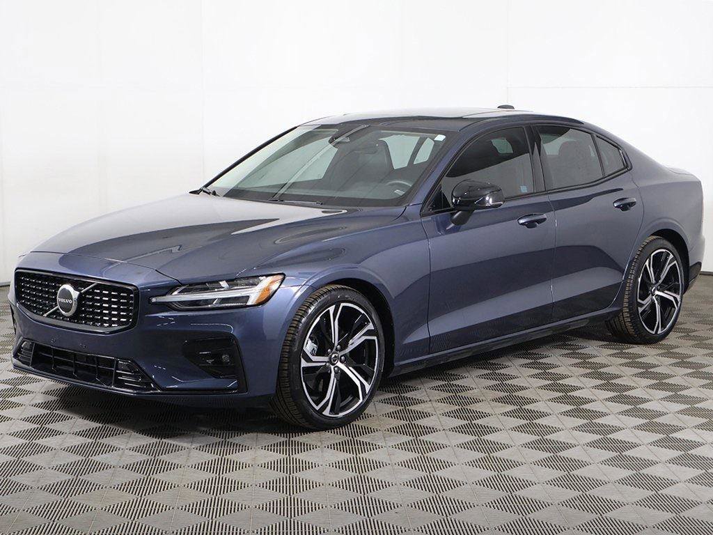 Used 2024 Volvo S60 B5 Core image 2