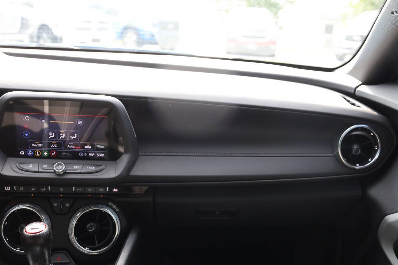 Used 2022 Chevrolet Camaro LT w/ Technology Package image 22