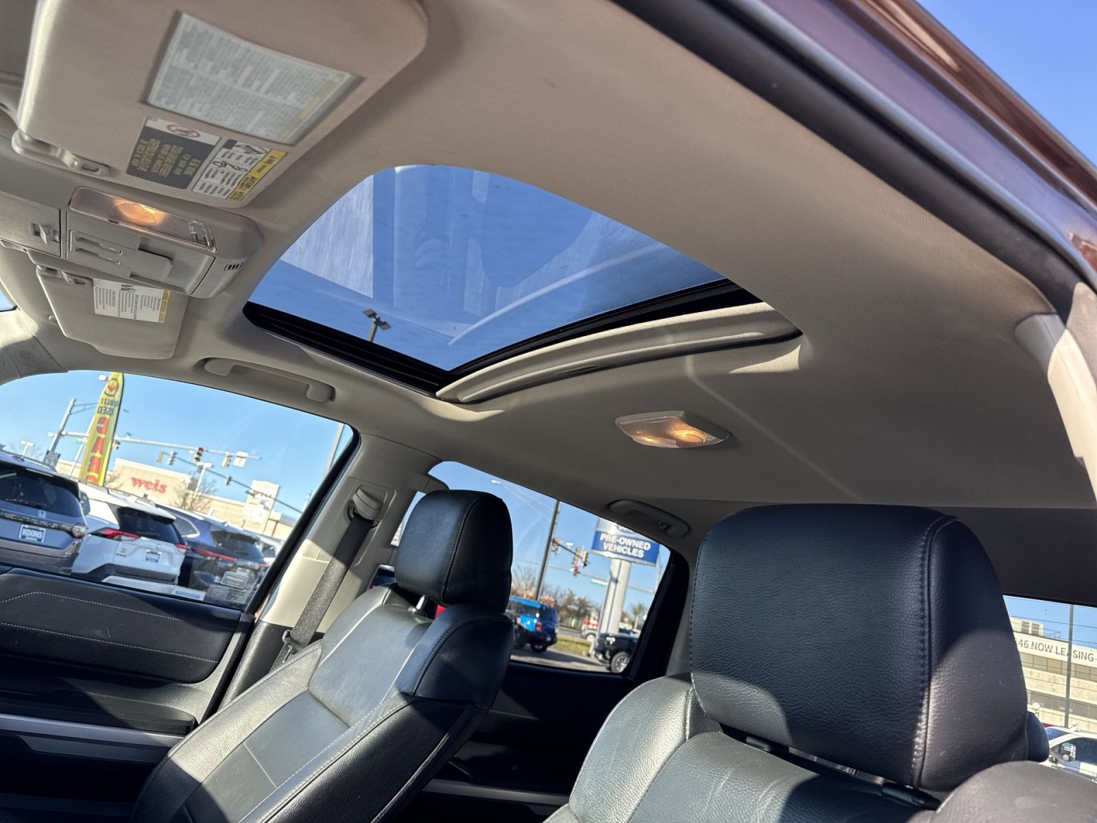 Used 2016 Toyota Tundra Limited w/ Limited Premium Package image 21