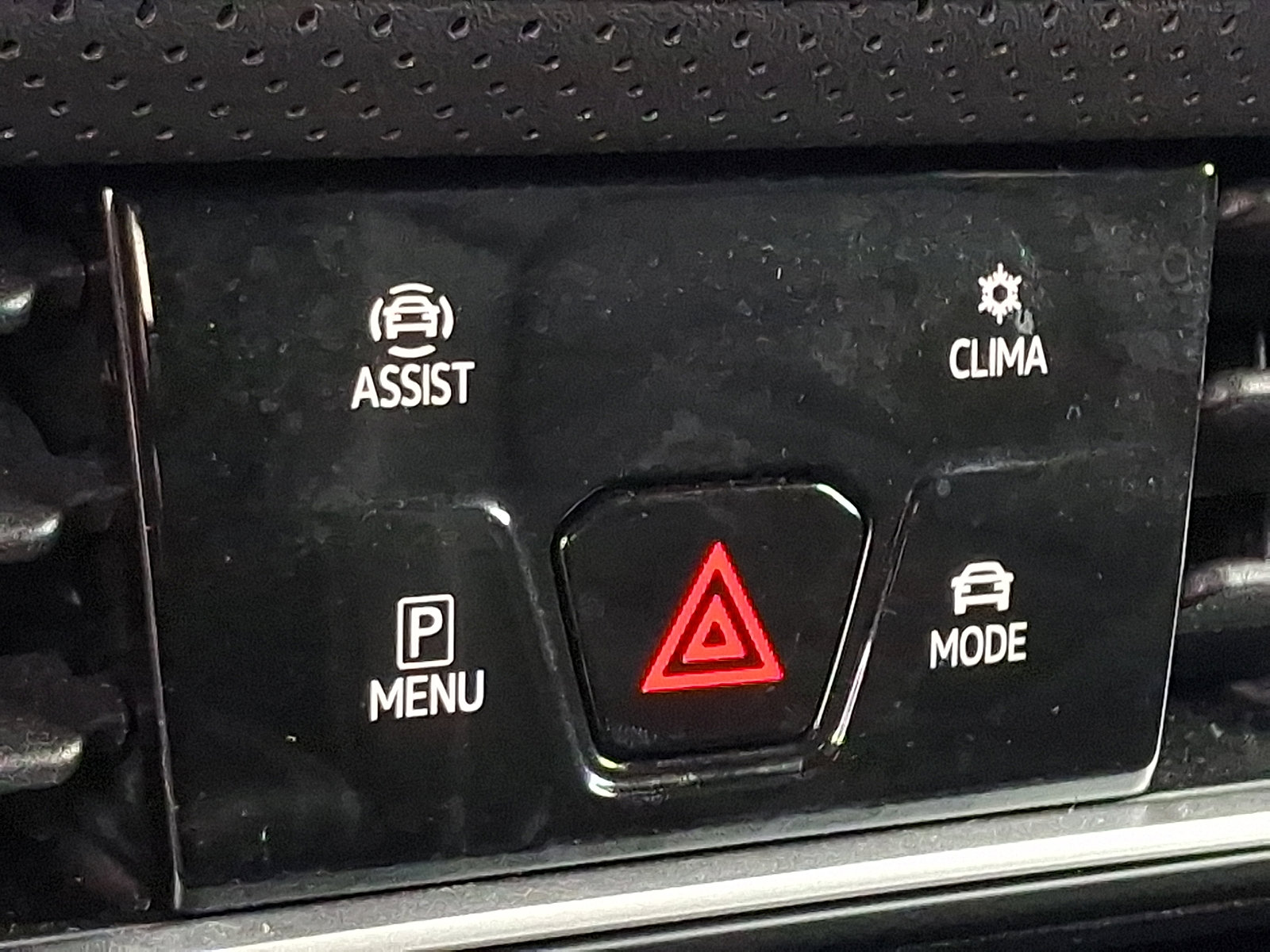 Used 2024 Volkswagen Atlas SE image 27