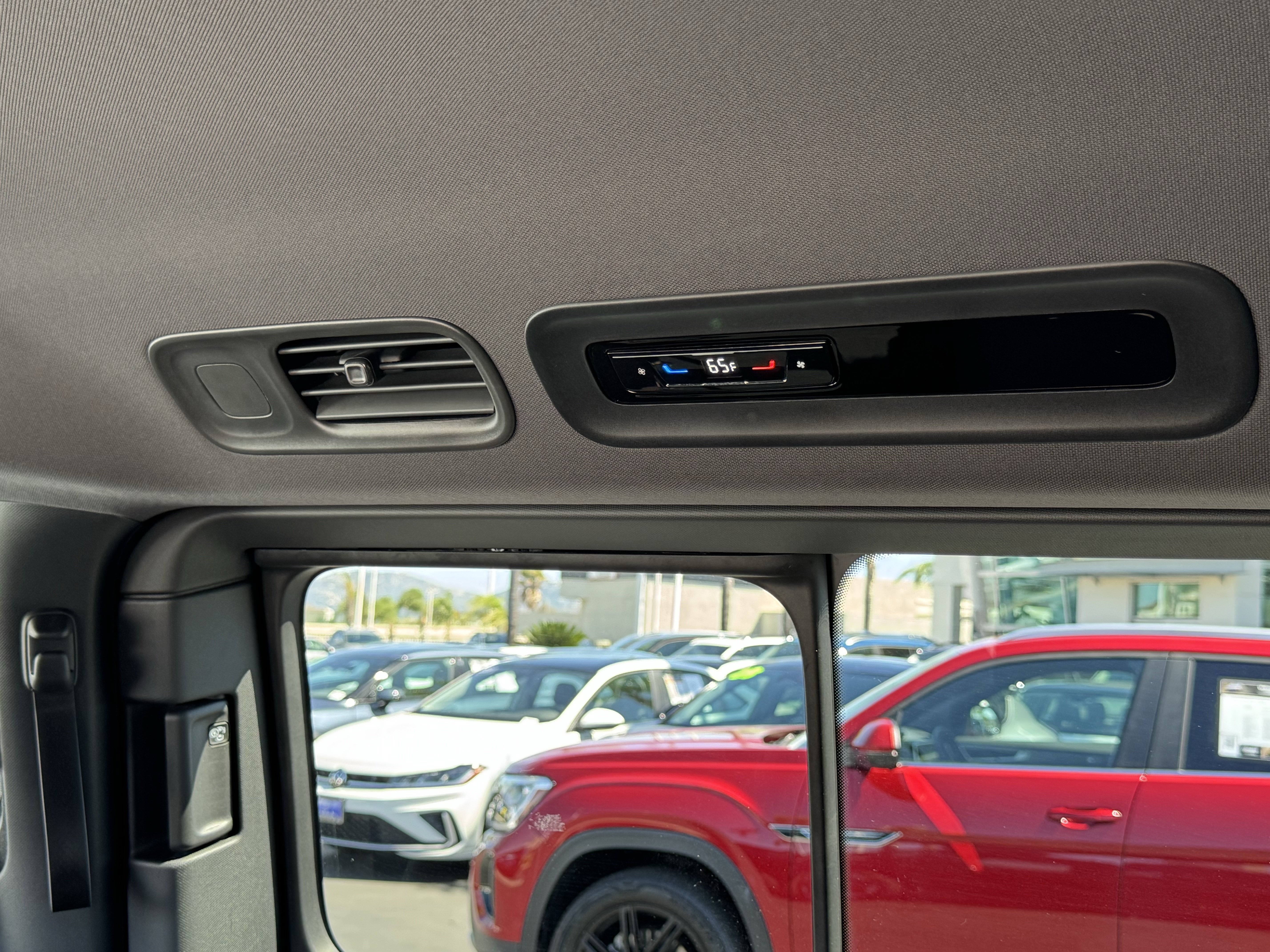 Certified 2025 Volkswagen ID. Buzz Pro S RWD image 29
