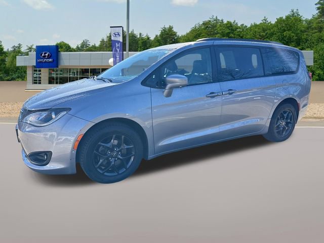 Used 2019 Chrysler Pacifica Touring-L Plus w/ Advanced Safetytec Group image 3