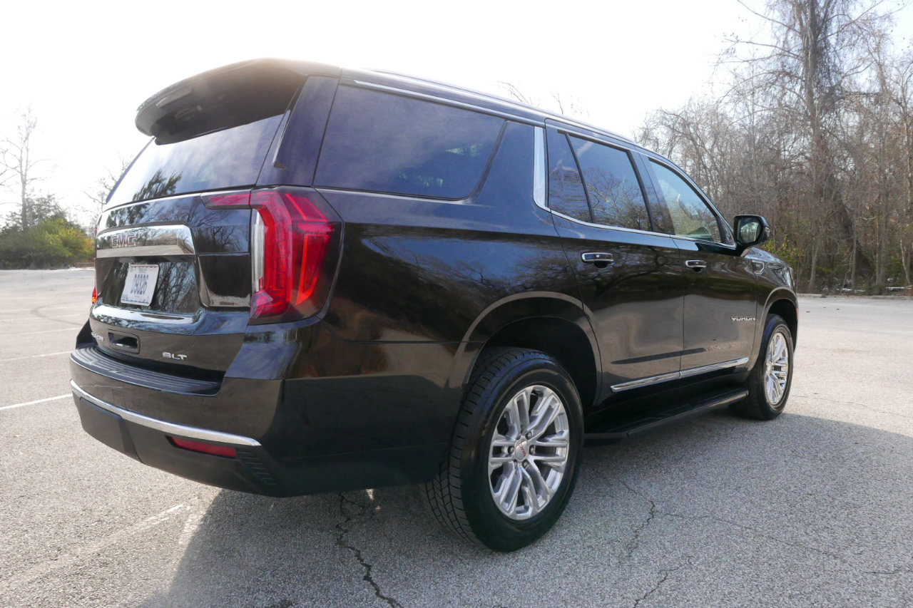 Used 2022 GMC Yukon SLT w/ SLT Premium Package image 6