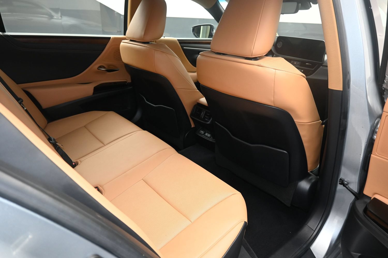 Used 2023 Lexus ES 250 w/ Premium Package AWD/4WD image 18