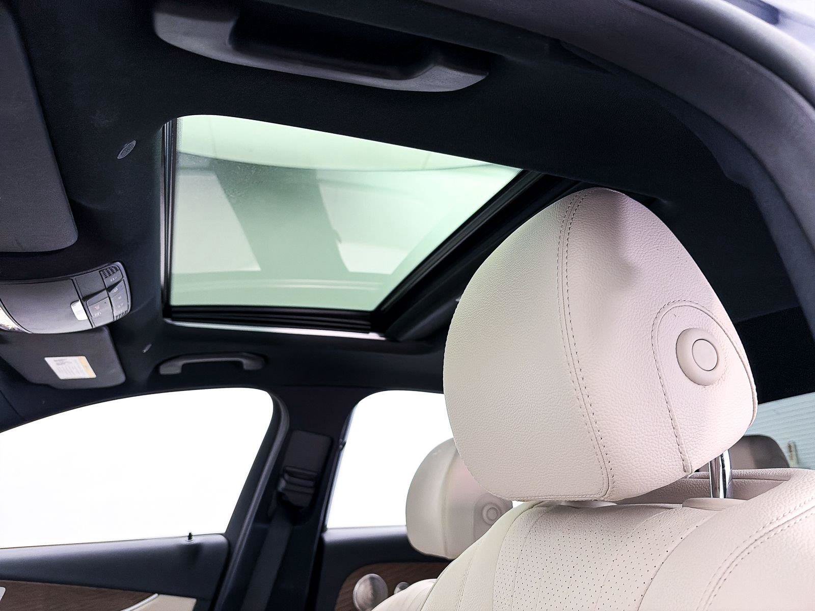 Used 2022 Mercedes-Benz E 350 Sedan image 3