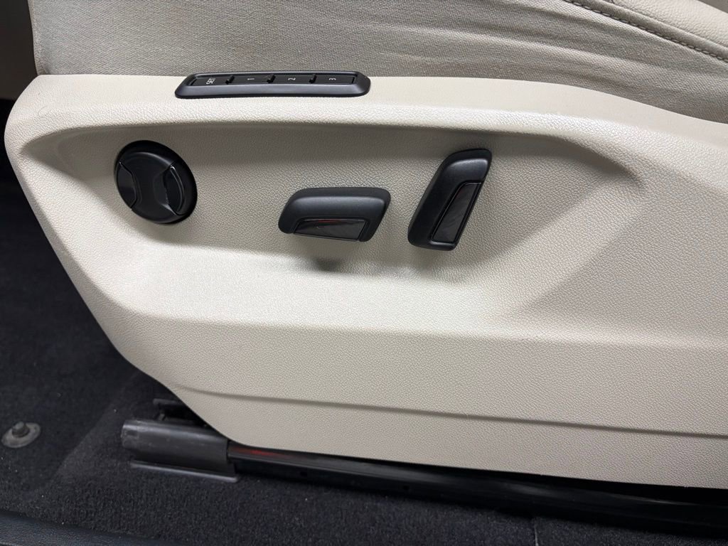 Used 2019 Volkswagen Atlas SEL R-Line image 16