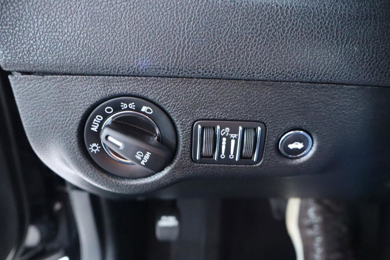 Used 2018 Chrysler 300 S w/ Beats Audio Group RWD image 26