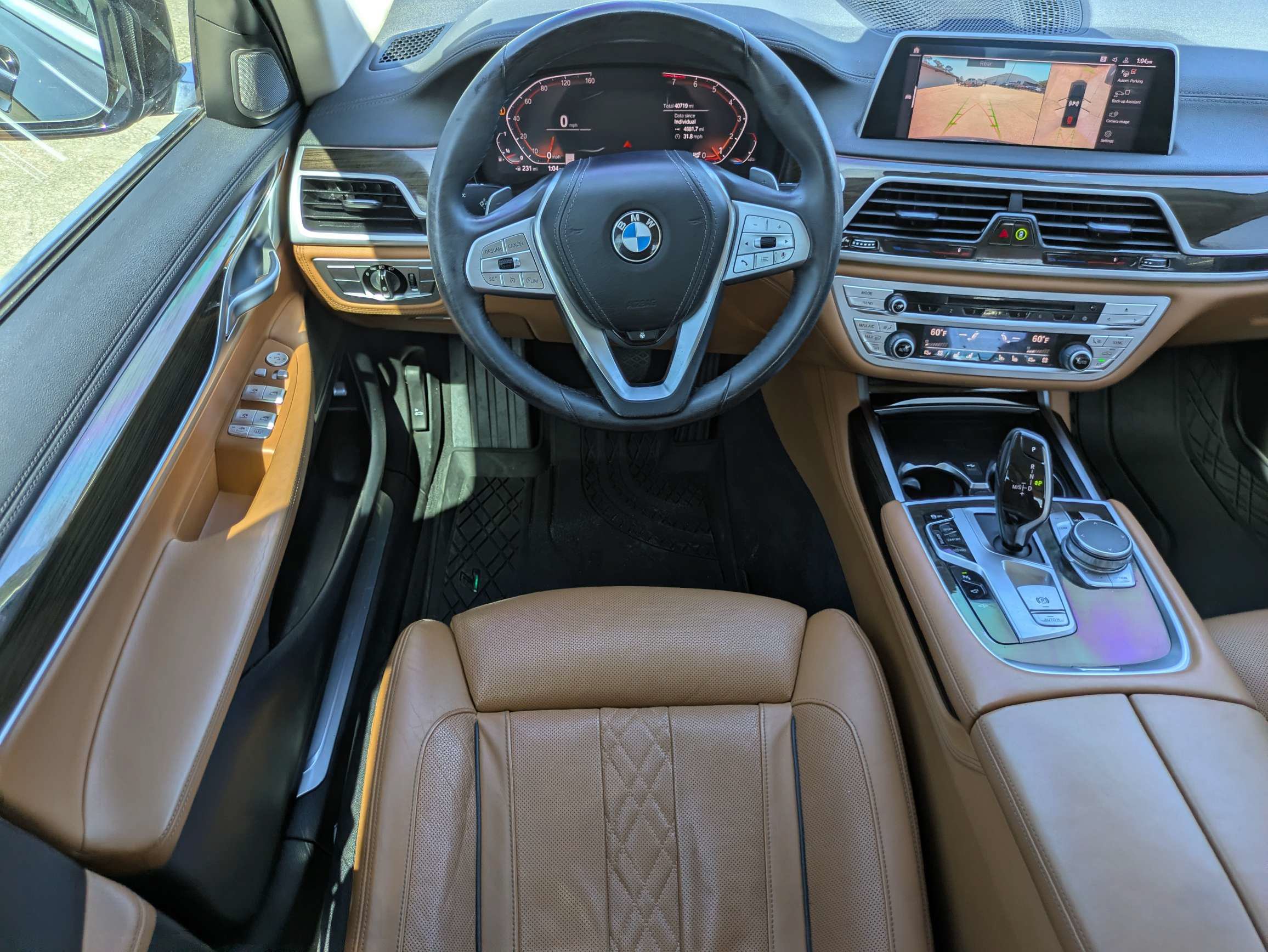 Used 2020 BMW 740i w/ Premium Package RWD image 4