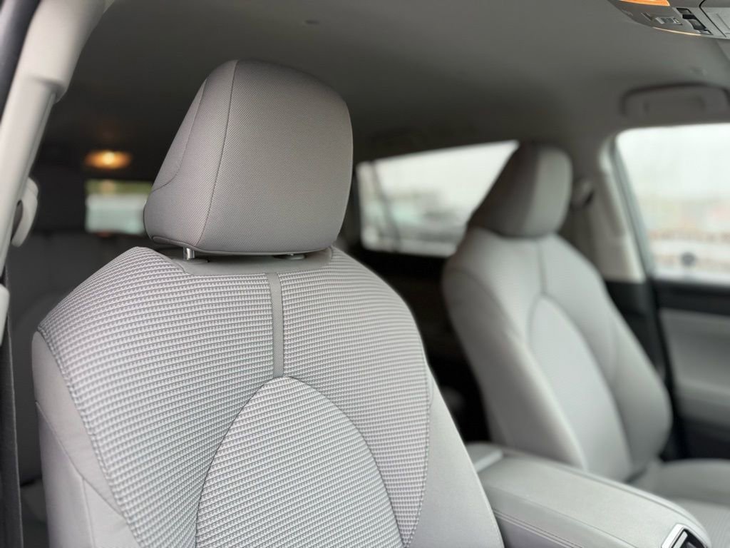 Used 2023 Toyota Highlander LE image 22