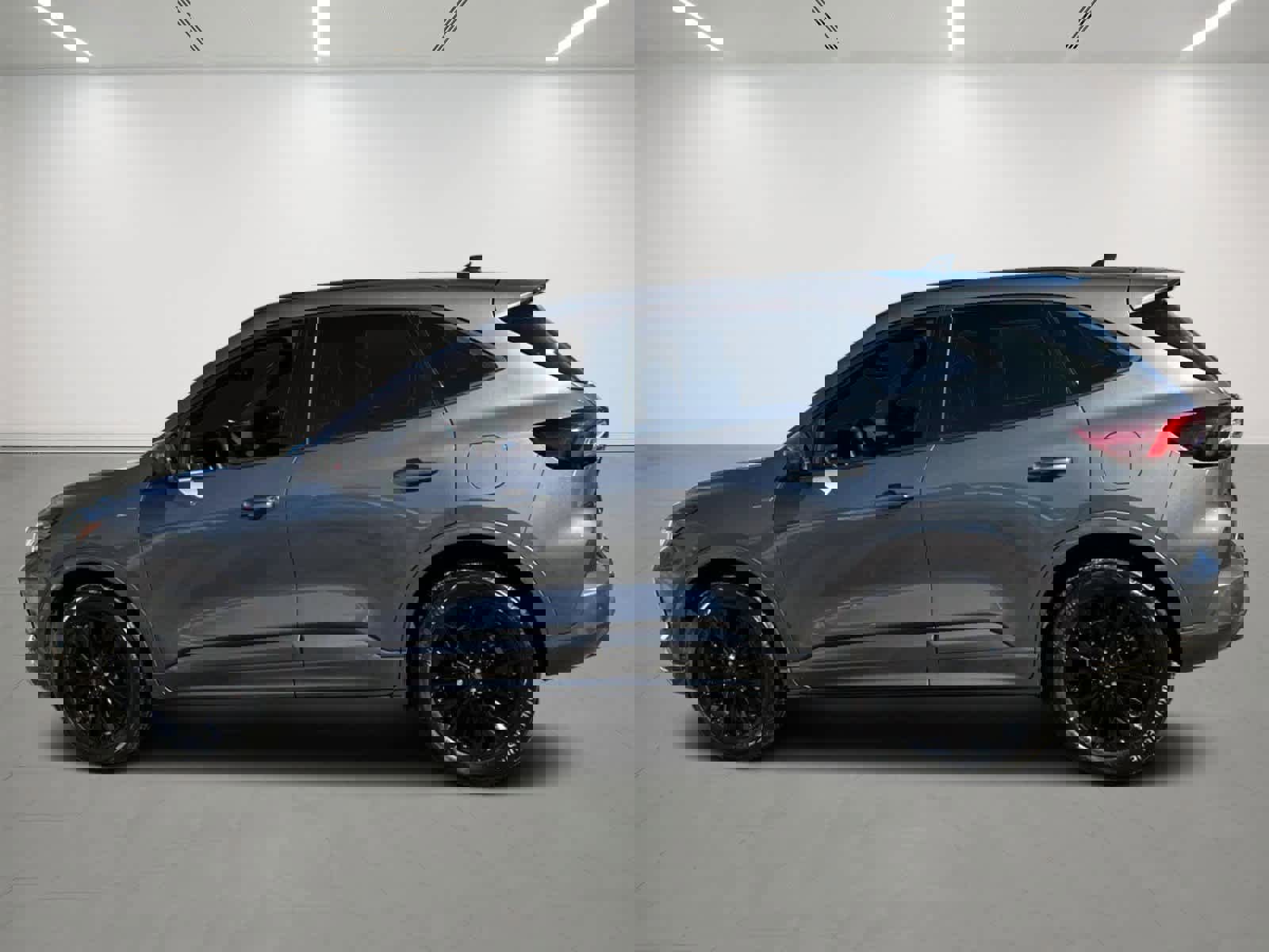 Used 2023 Ford Escape ST-Line Elite w/ Class II Trailer Tow Package image 3