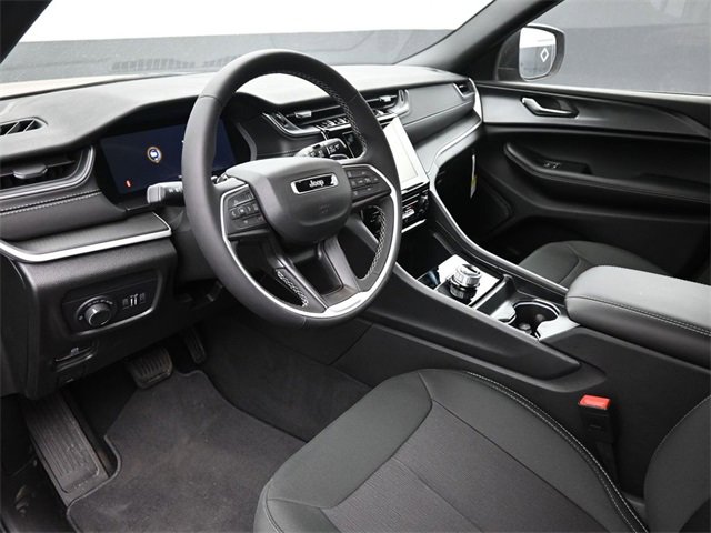 New 2025 Jeep Grand Cherokee L Laredo image 12