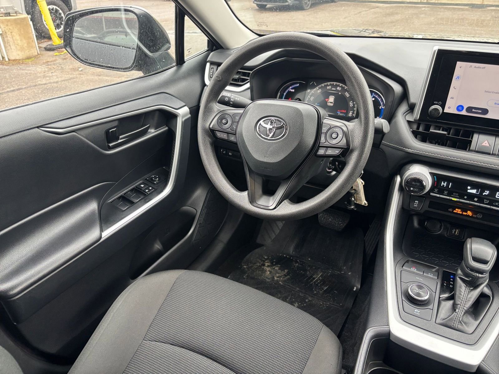 Used 2025 Toyota RAV4 LE image 30