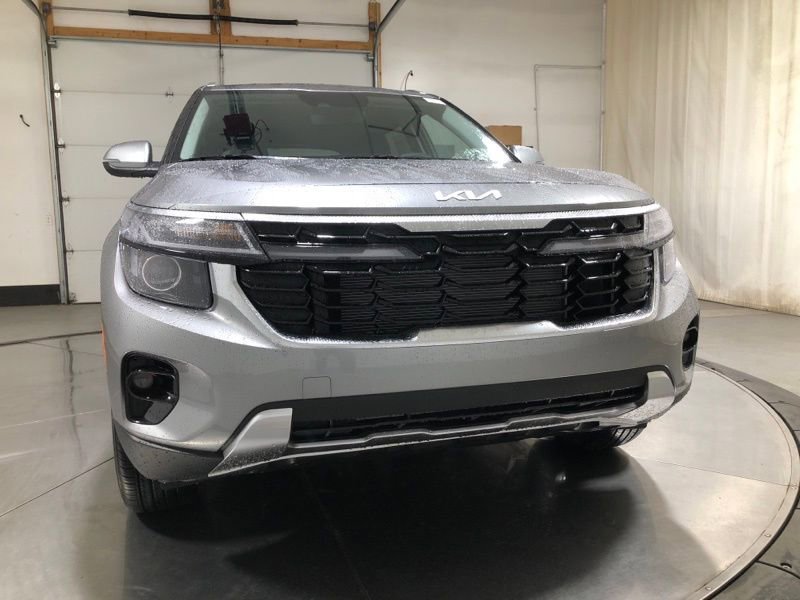 New 2026 Kia Seltos S AWD/4WD image 2