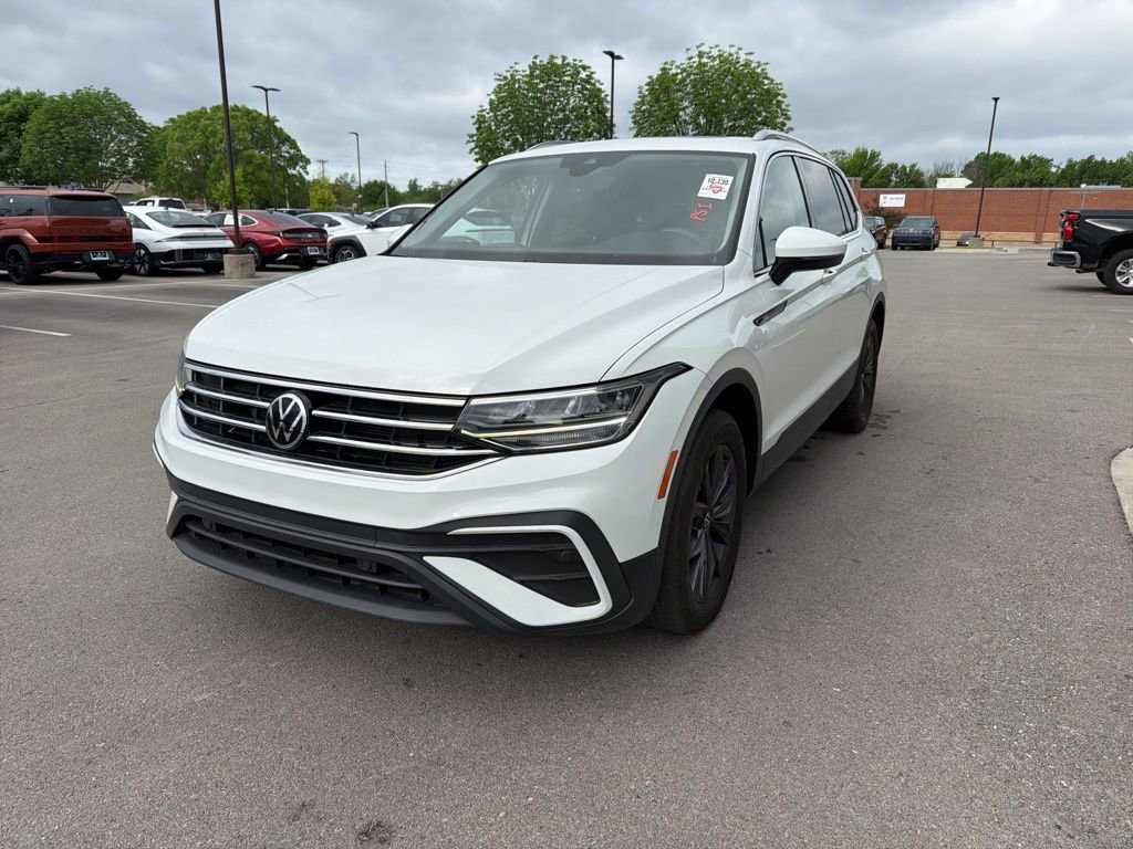 Used 2022 Volkswagen Tiguan SE w/ Panoramic Sunroof Package
