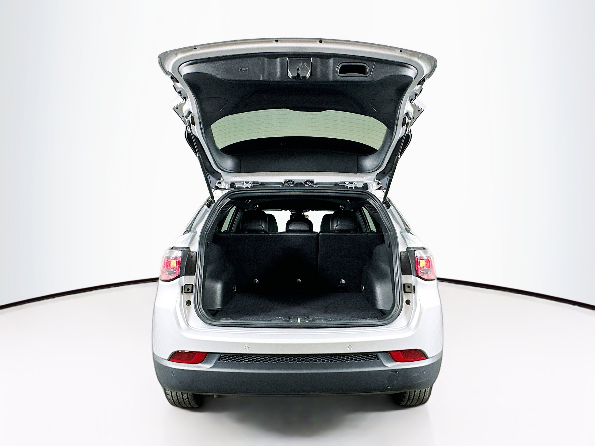 Used 2025 Jeep Compass Limited image 28