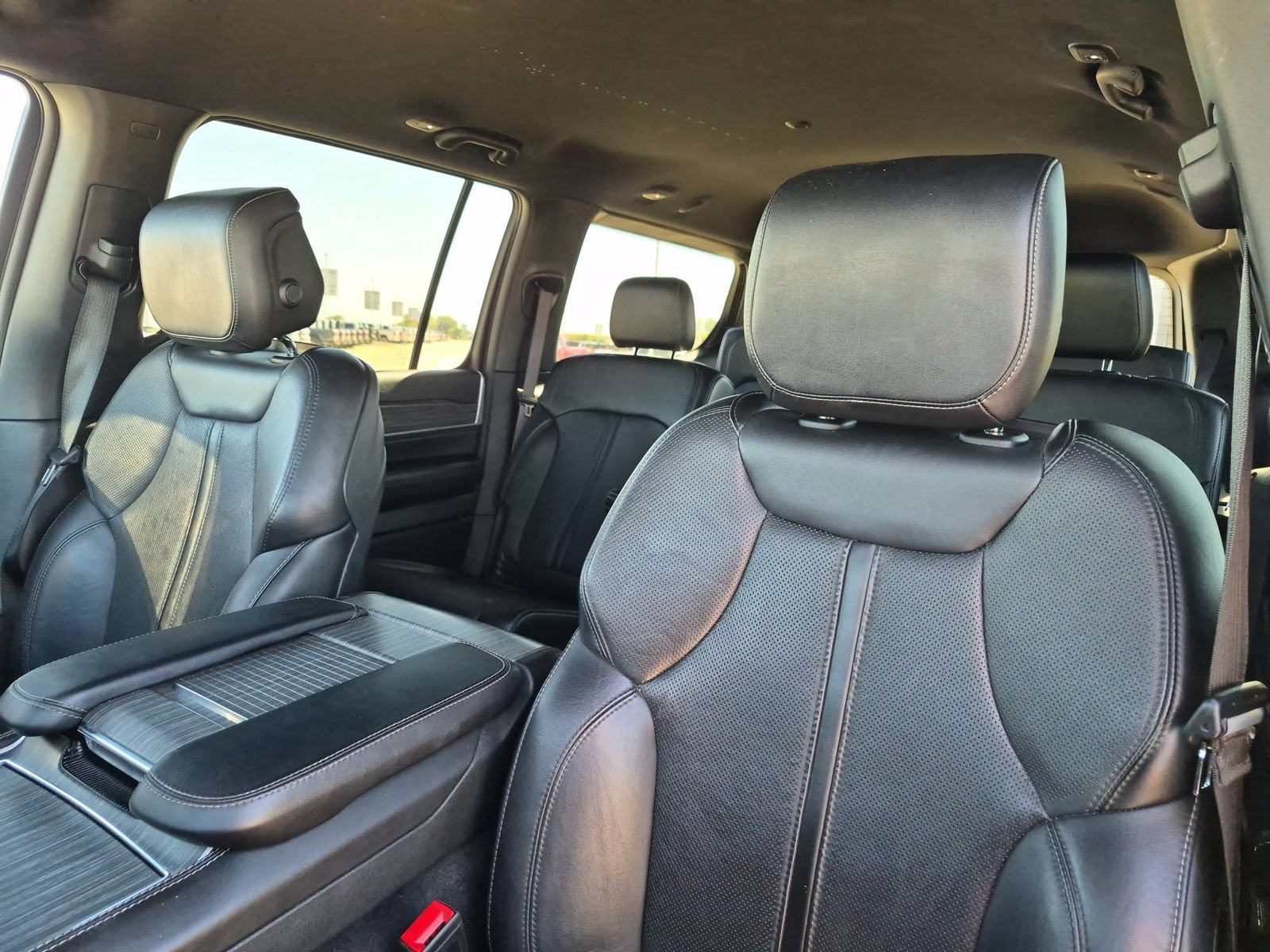 Used 2024 Jeep Wagoneer Series II AWD/4WD image 13