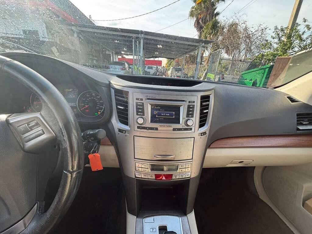 Used 2013 Subaru Outback 2.5i Limited w/ Moonroof Pkg image 5