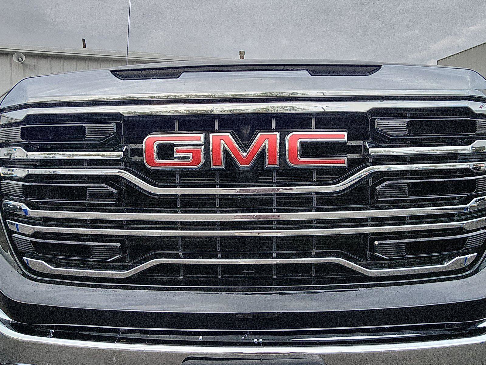 Used 2025 GMC Sierra 1500 SLT AWD/4WD image 14