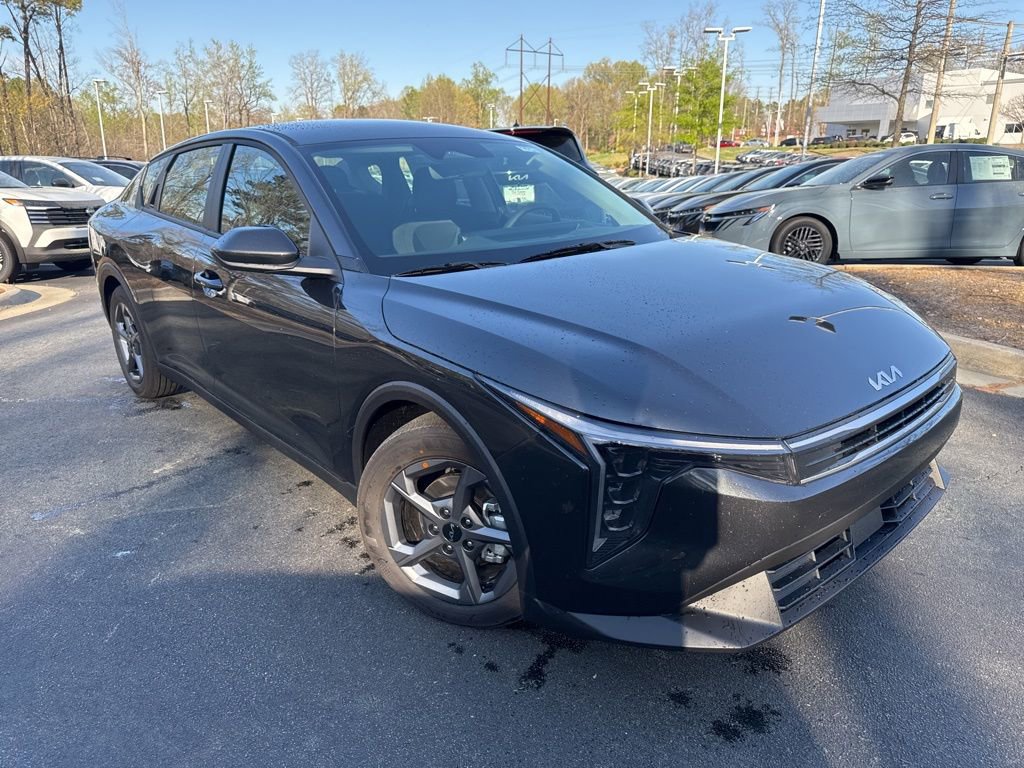 New 2026 Kia K4 LXS