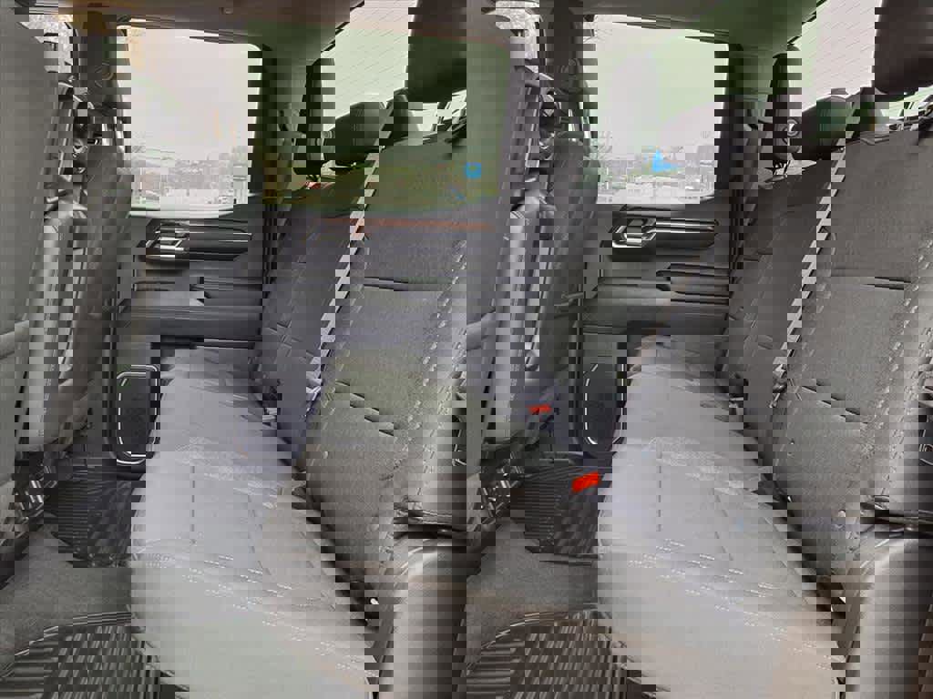 Used 2024 Chevrolet Silverado 1500 LT image 10