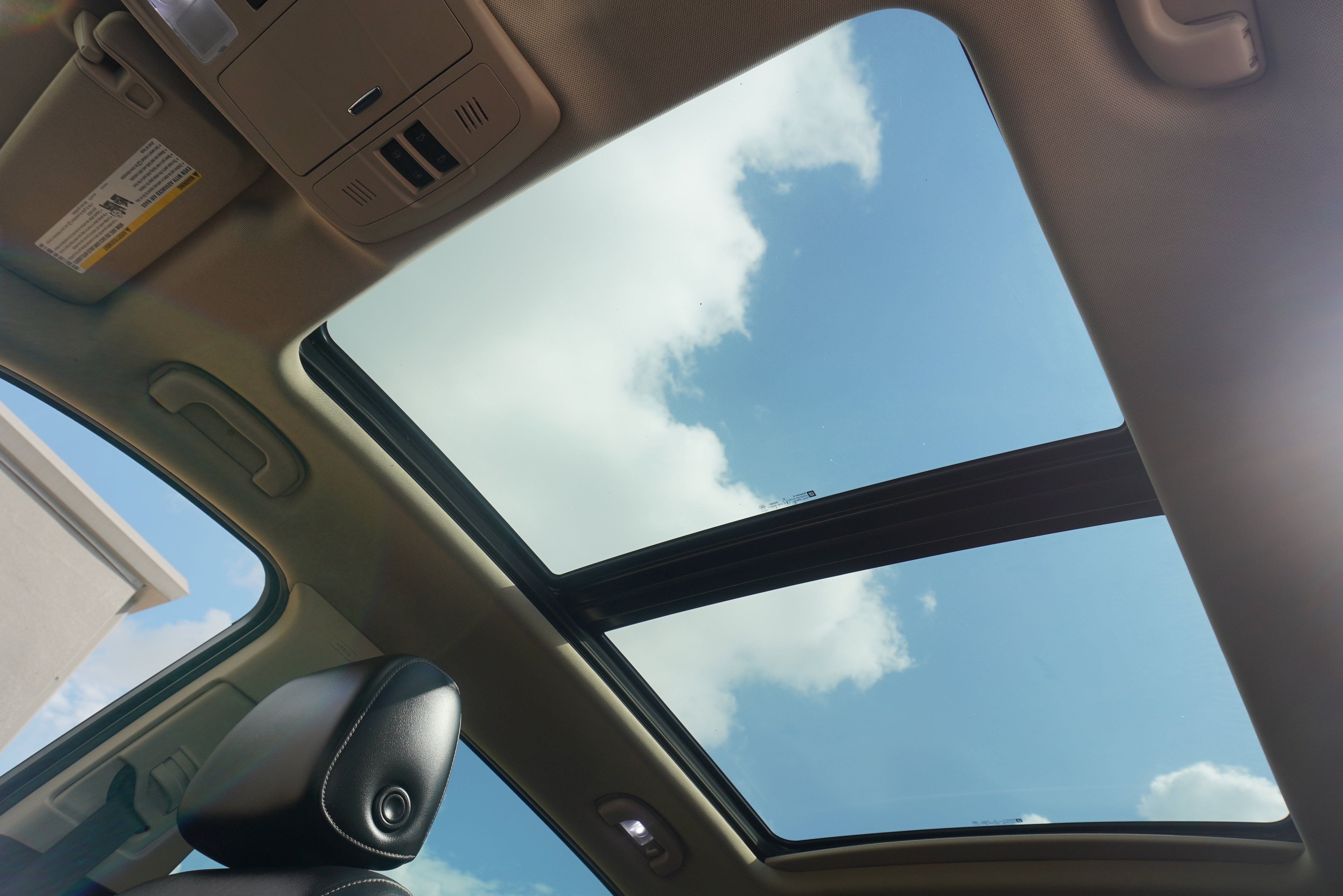 Used 2017 Buick Envision Essence FWD image 19