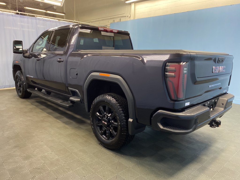 Used 2024 GMC Sierra 2500 AT4 w/ Technology Package AWD/4WD image 4