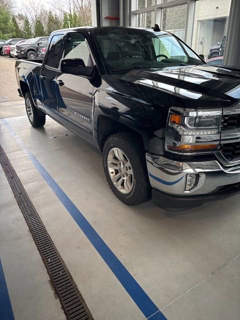 Used 2017 Chevrolet Silverado 1500 LT w/ All Star Edition image 2