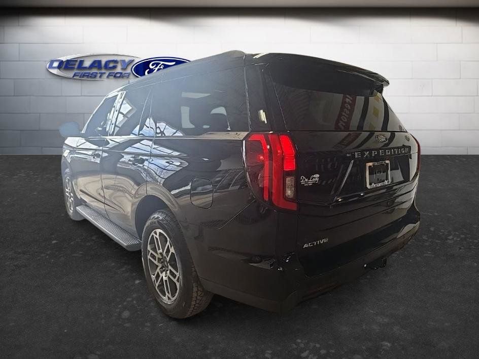 Used 2025 Ford Expedition Active image 5