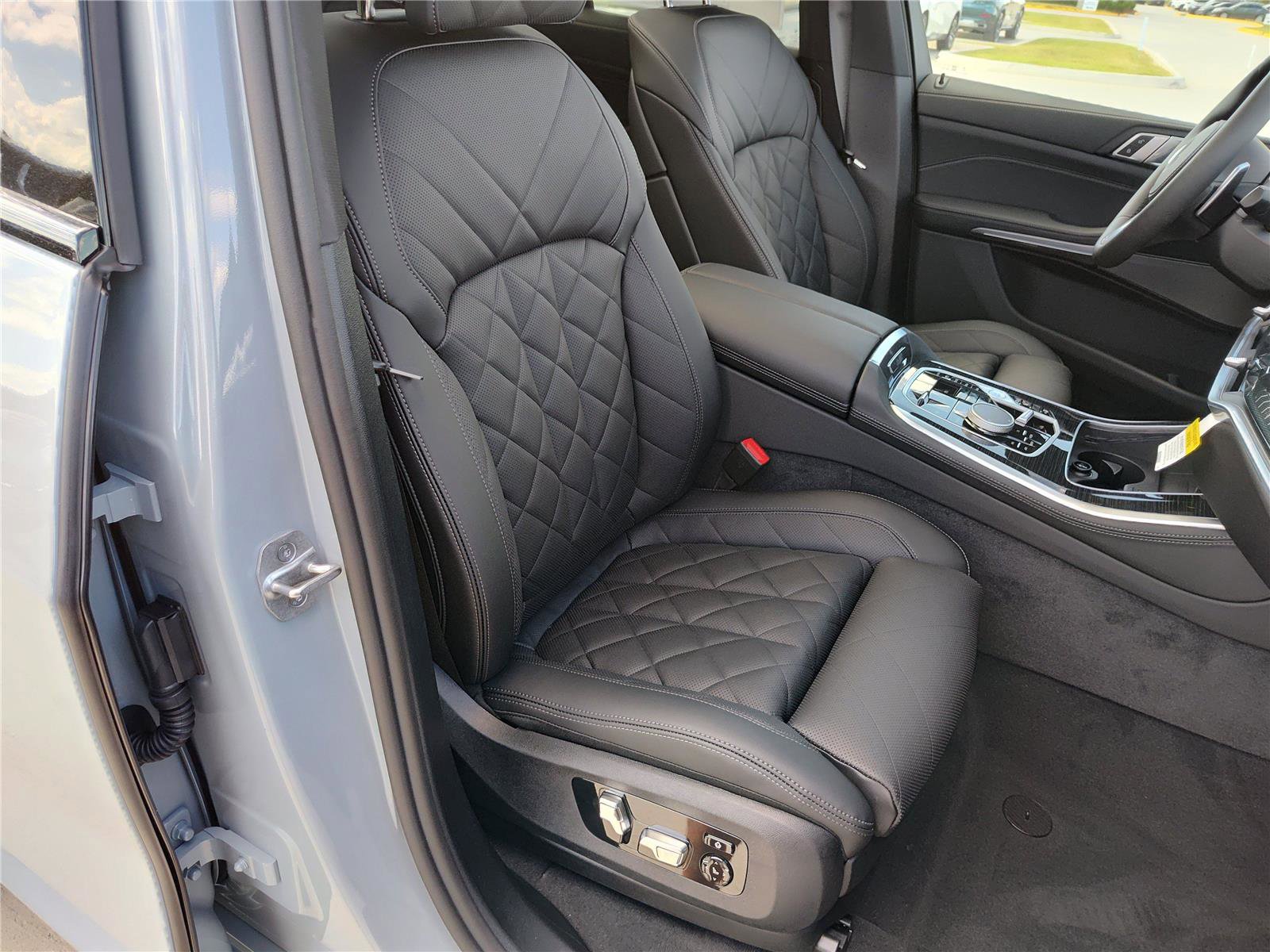 New 2026 BMW X5 xDrive50e w/ M Sport Package image 12