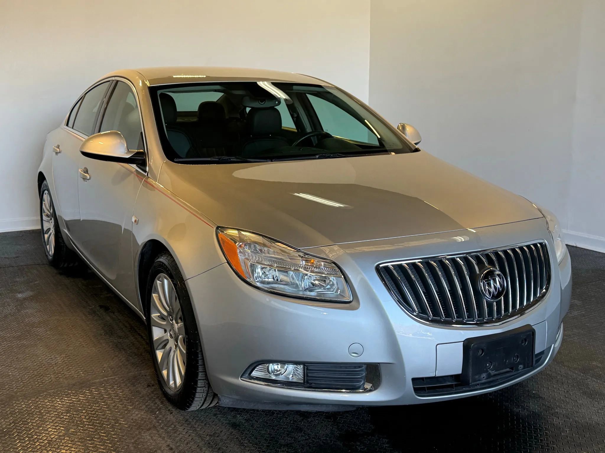 Used 2011 Buick Regal CXL image 3