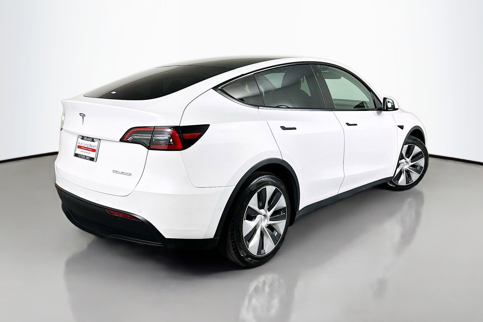 Used 2021 Tesla Model Y Long Range image 14