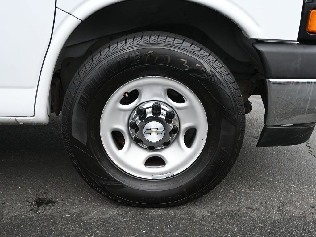 Used 2020 Chevrolet Express 3500 LT w/ LT Preferred Equipment Group image 8