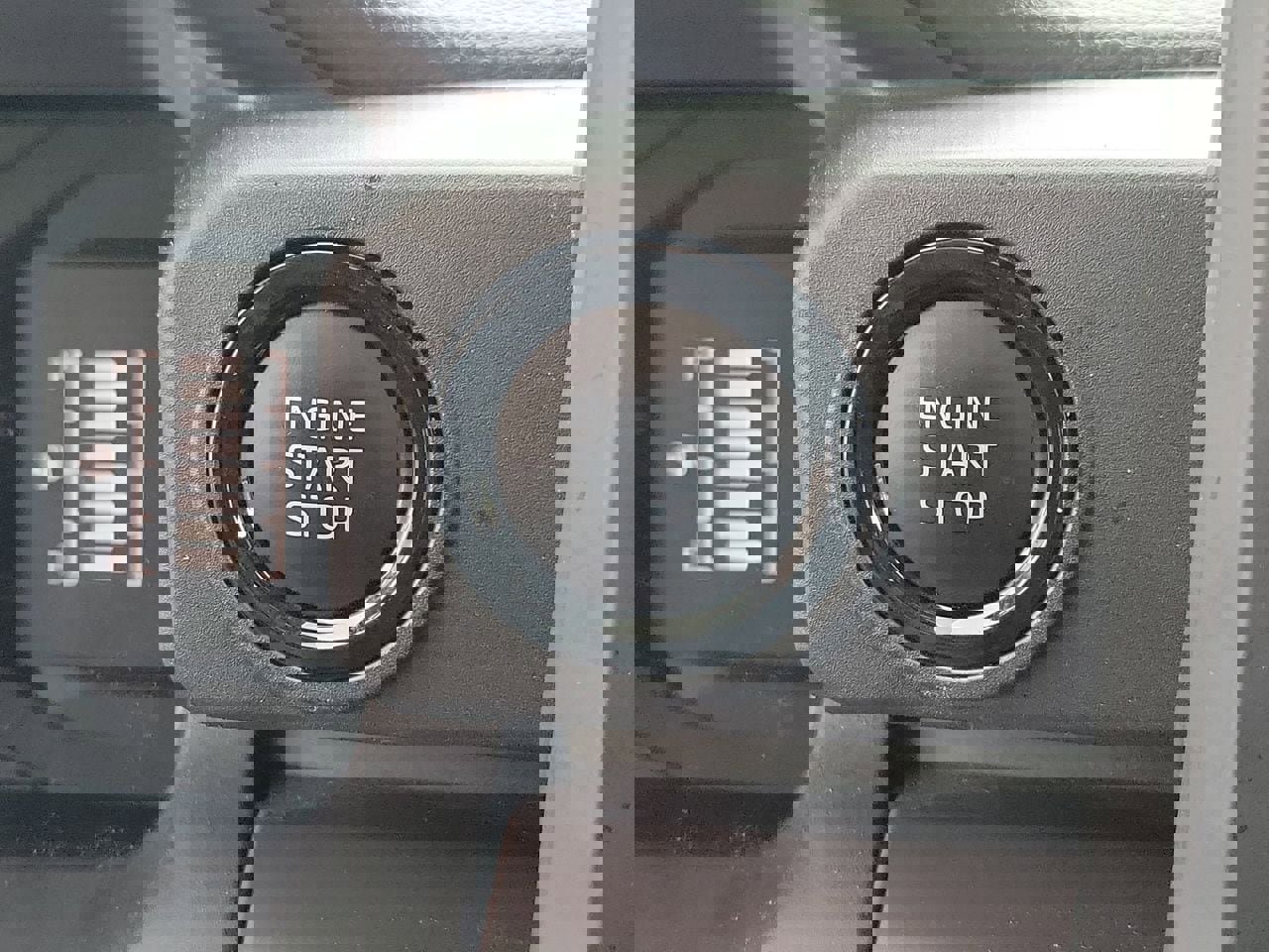 Used 2025 Toyota Tacoma SR5 image 27