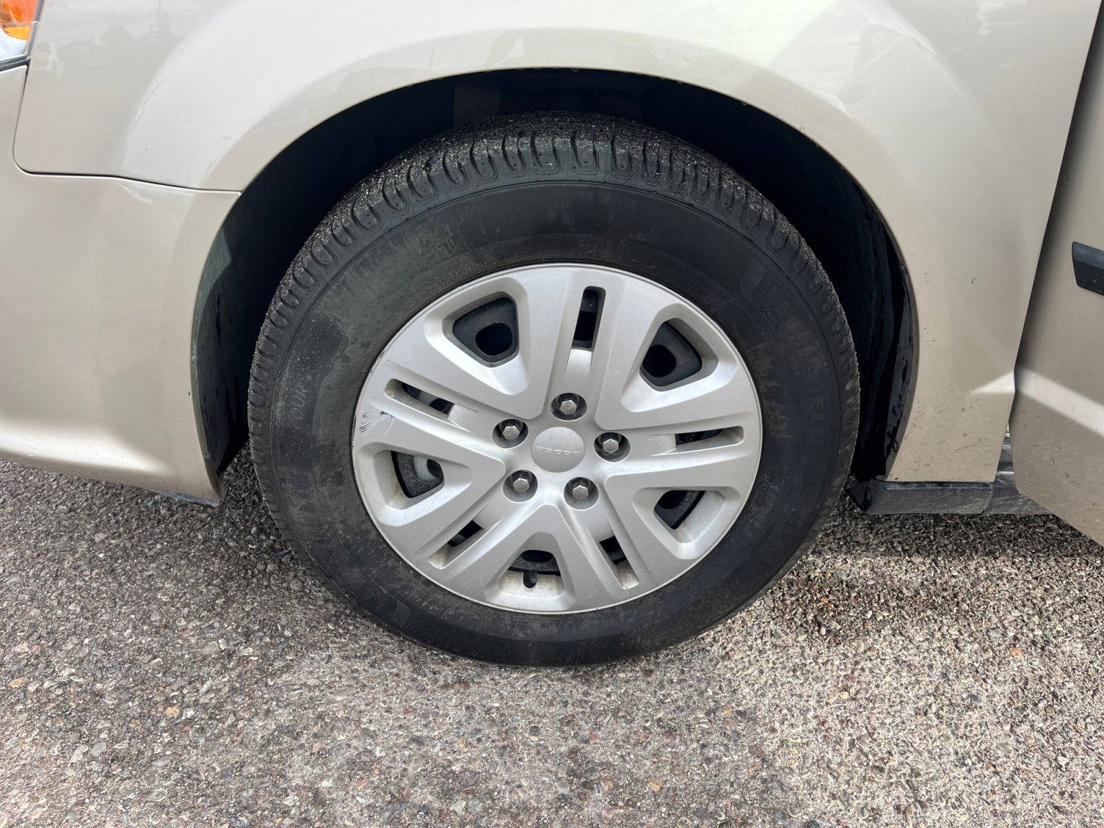 Used 2016 Dodge Grand Caravan American Value Package image 26