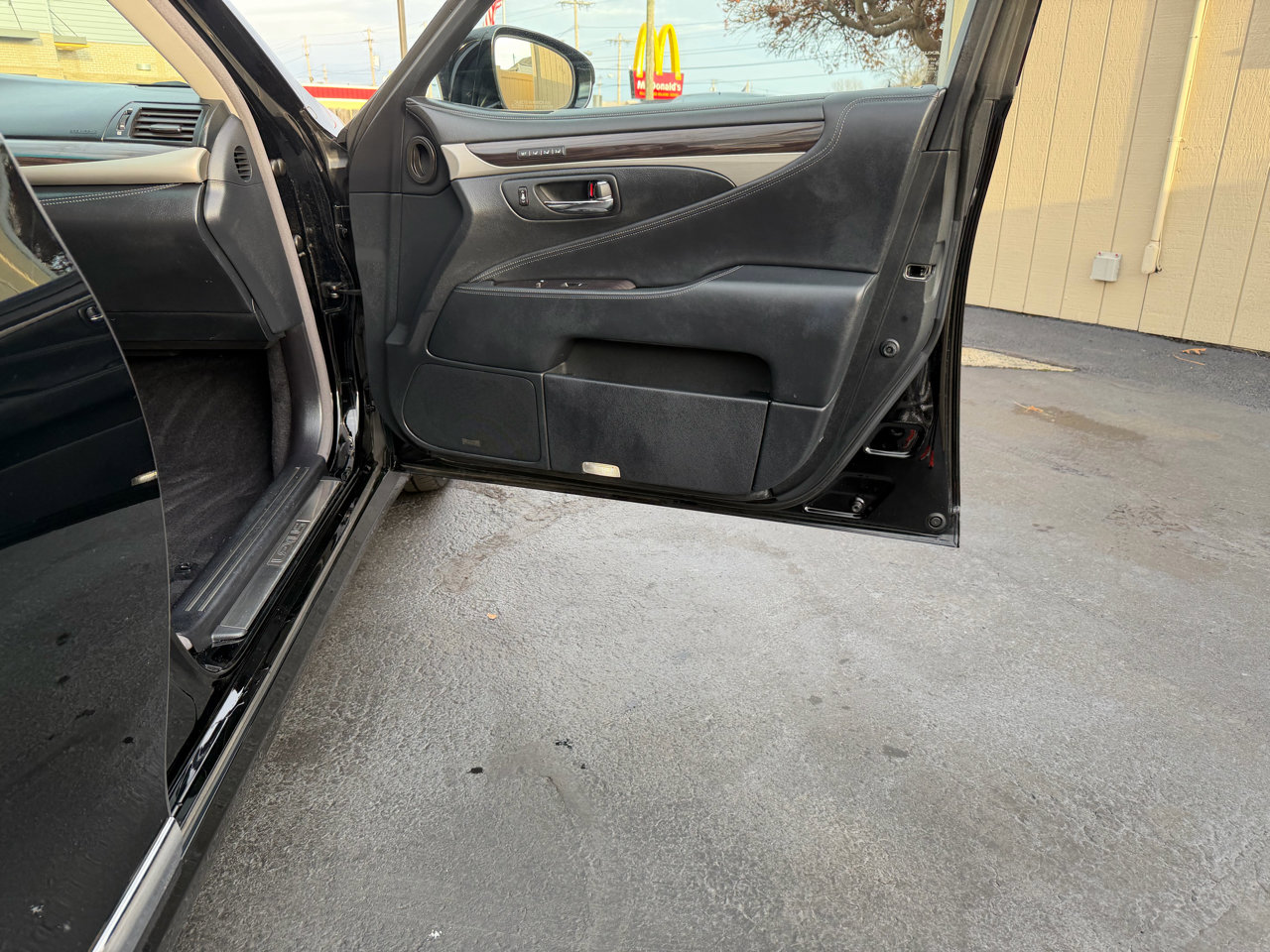 Used 2013 Lexus LS 460 Luxury Sedan AWD w/ Comfort Pkg image 34