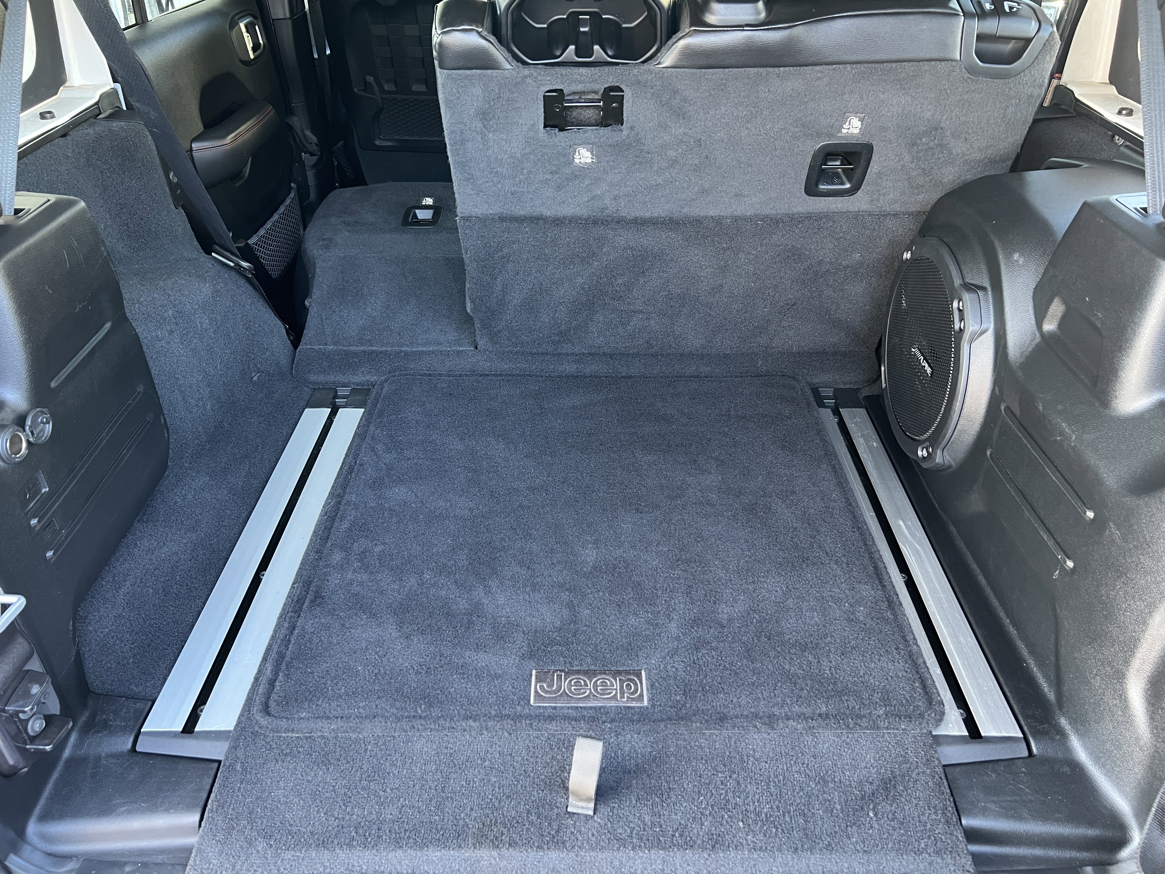 Used 2020 Jeep Wrangler Unlimited Rubicon w/ Uconnect 4C Nav & Sound Group image 19