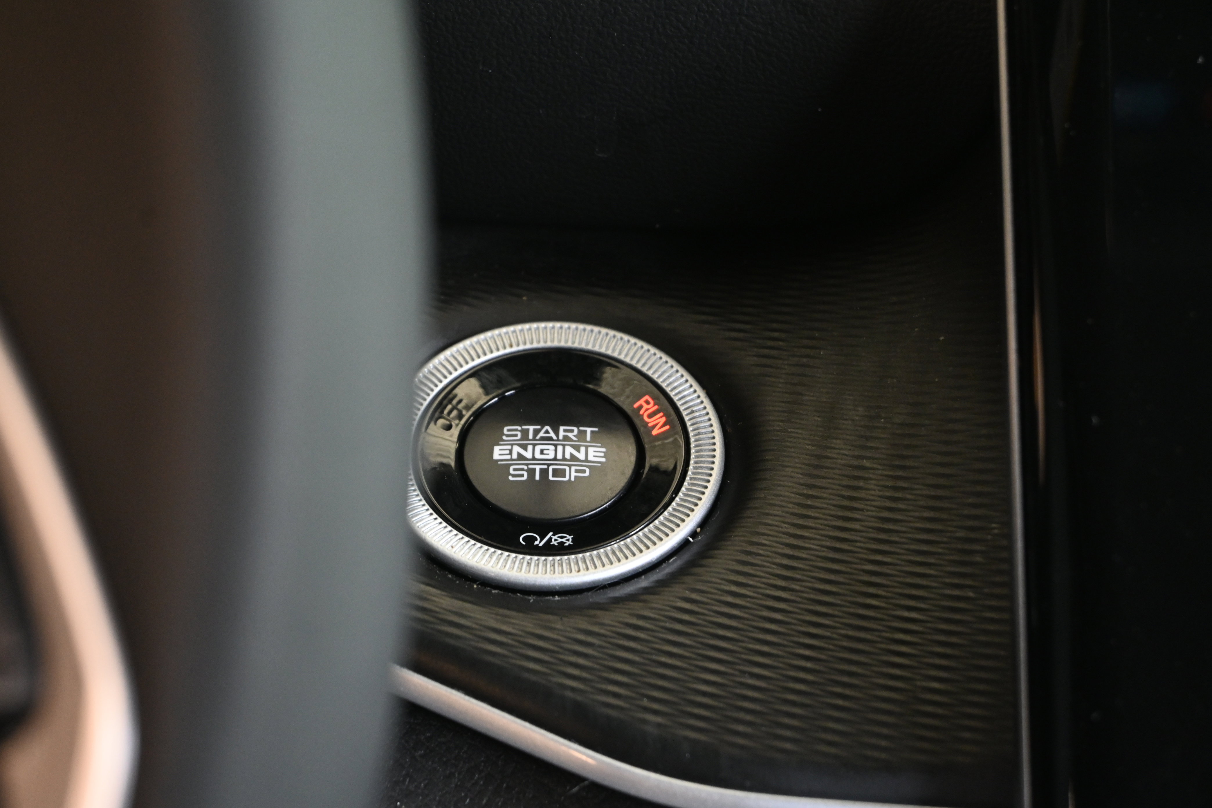 Used 2024 Jeep Grand Cherokee Laredo w/ MOPAR Finishing Package image 30