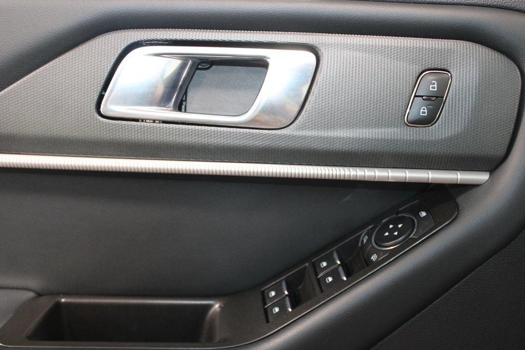 Used 2025 Ford Explorer ST-Line AWD/4WD image 41
