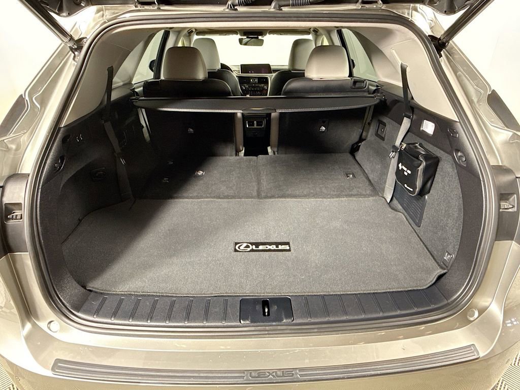 Used 2018 Lexus RX 450hL Premium image 27