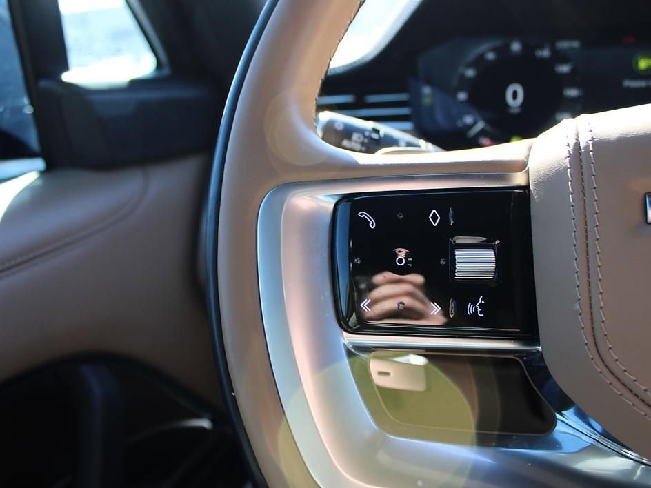 Used 2023 Land Rover Range Rover Long Wheelbase Autobiography image 14