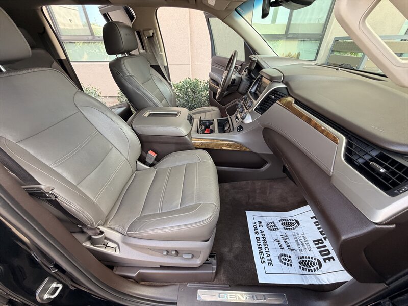 Used 2015 GMC Yukon XL Denali w/ Touring Package AWD/4WD image 28