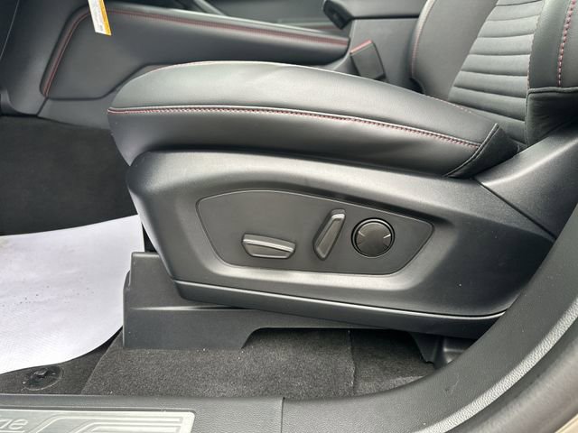 New 2026 Ford Explorer ST-Line w/ ST-Line Street Pack image 16