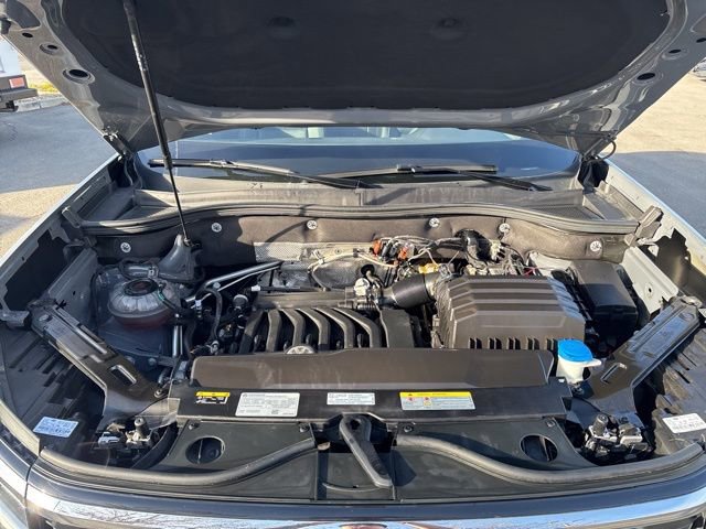 Used 2023 Volkswagen Atlas Cross Sport SE w/ Panoramic Sunroof Package image 40