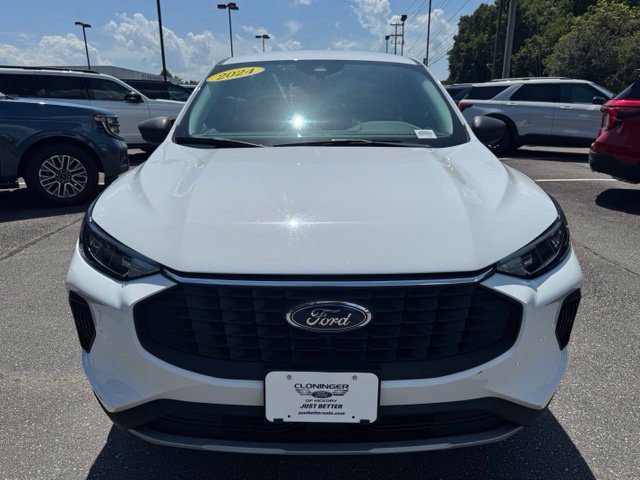 Used 2024 Ford Escape Active AWD/4WD image 2